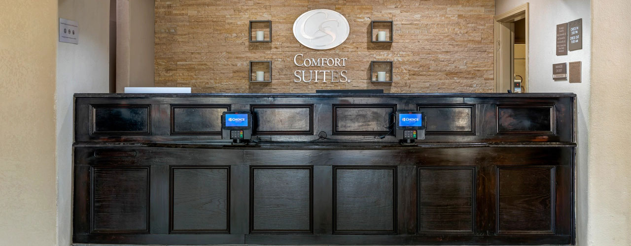Efficient Hotel Front Desk